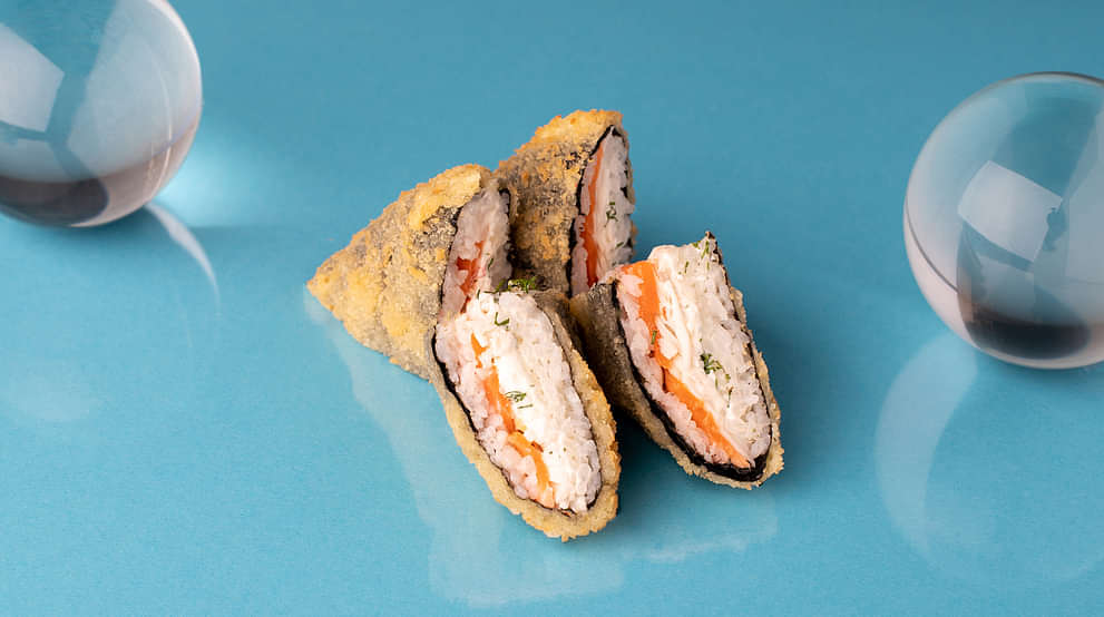 Японский сэндвич с лососем меню Мир Суши